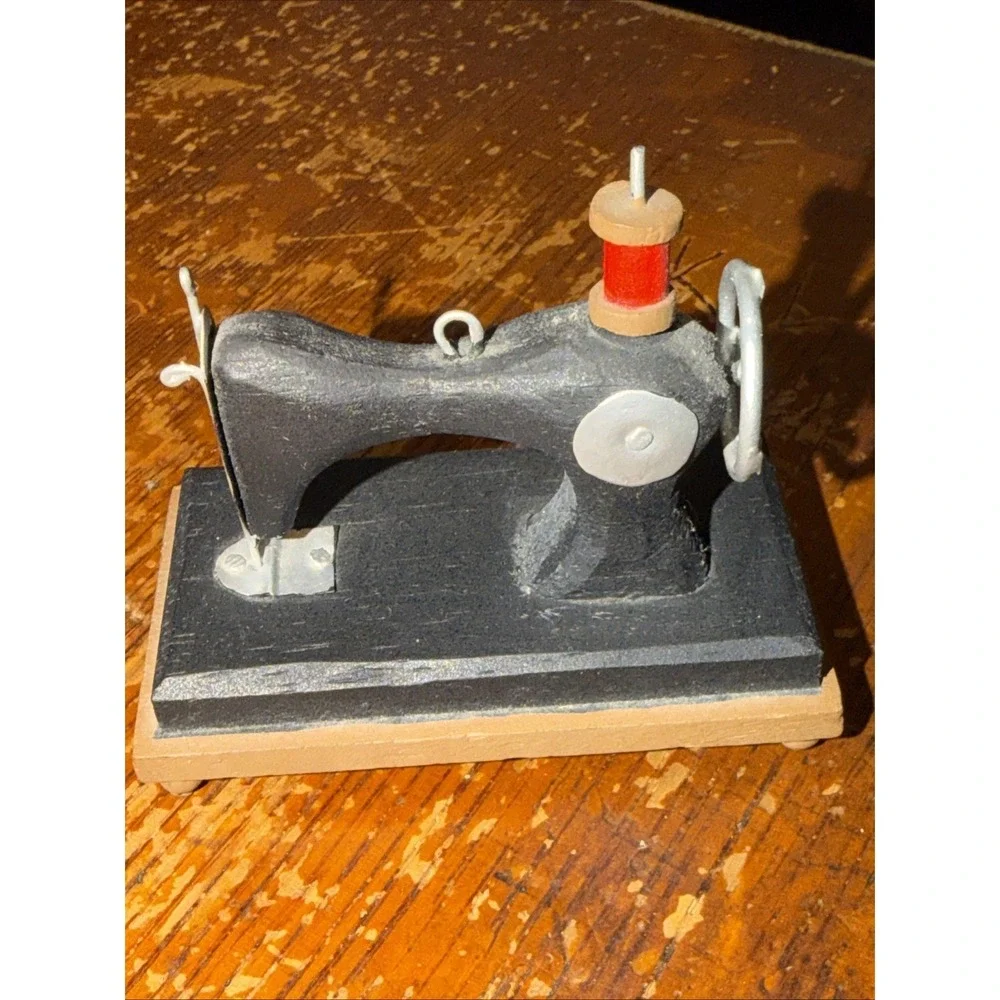 Vintage Miniature Toy Sewing Machine Made In Philippines Print Tray So Cute!
